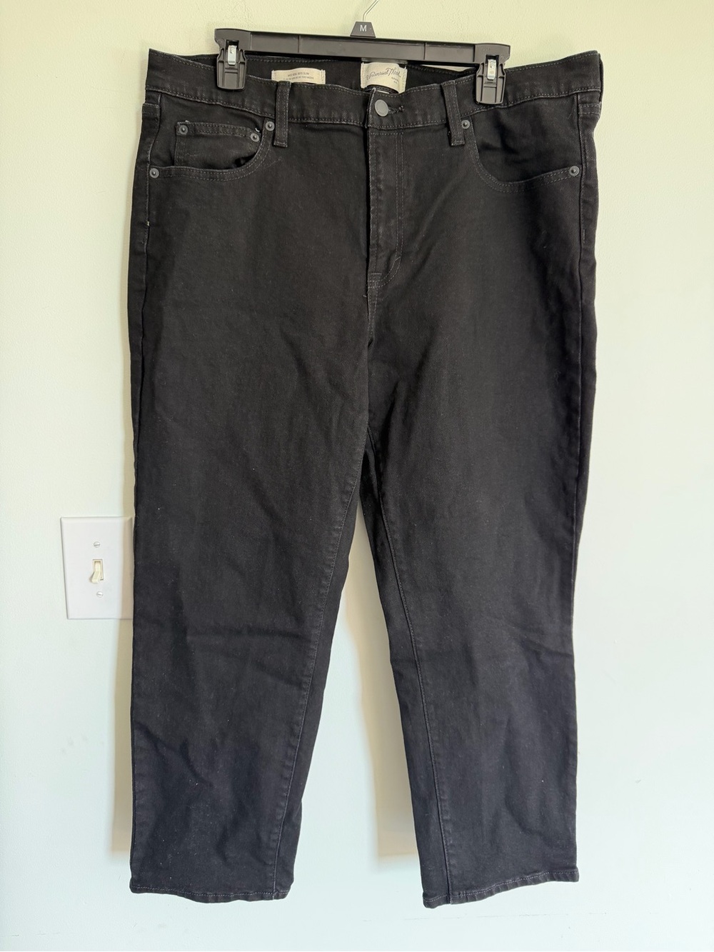 Universal Threads Mid Rise 80’s Slim Black Denim Jeans Neutral